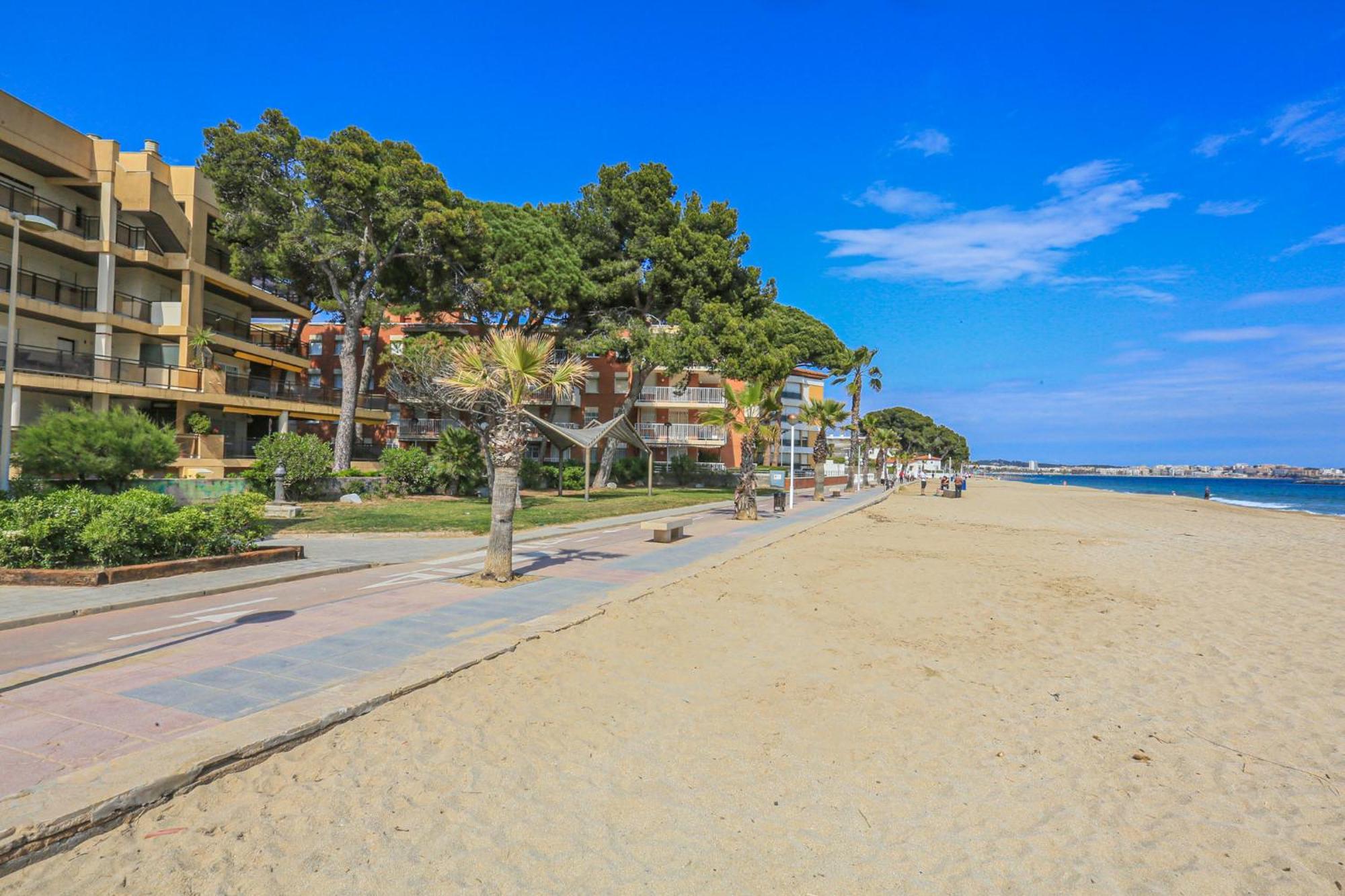 Txingudi - Only Families Apartment Cambrils Exterior photo